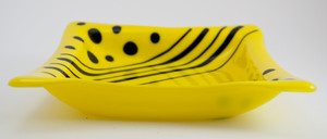 Thumb yellow dish with black dots stripes 1
